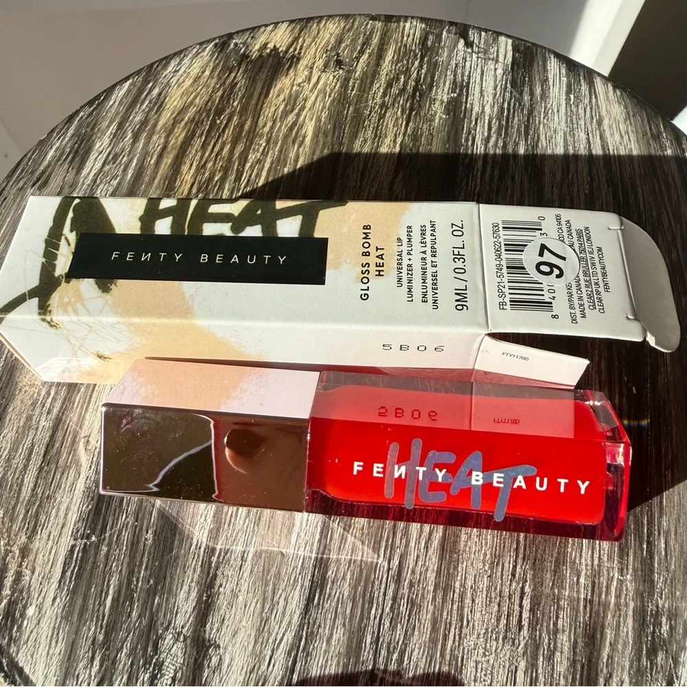 NEW Fenty Gloss Bomb Heat Universal Lip Luminizer + Plumper - Hot Cherry
